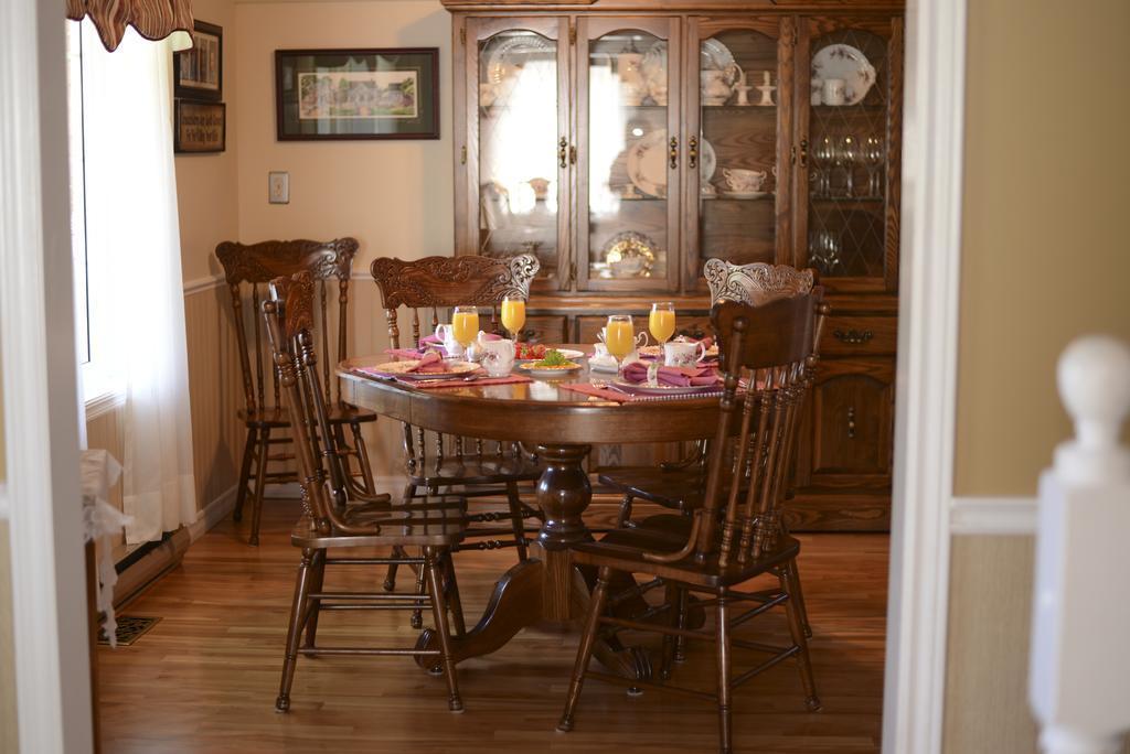 Cote'S Bed & Breakfast แกรนด์ฟอลส์ ภายนอก รูปภาพ