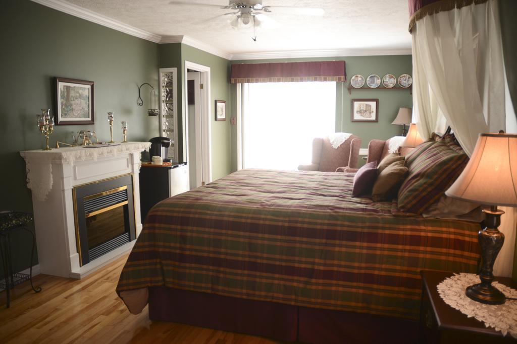 Cote'S Bed & Breakfast แกรนด์ฟอลส์ ภายนอก รูปภาพ